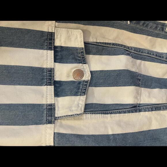 Forever 21 Stripped denim jacket - Picture 2 of 5